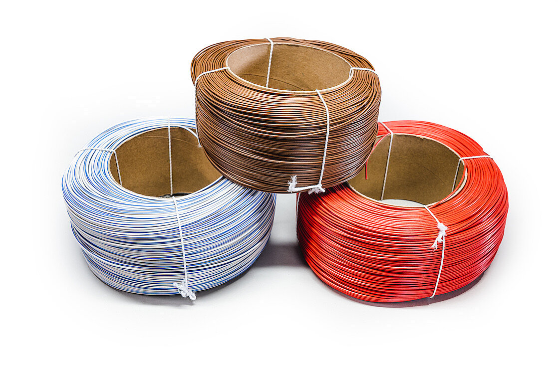 Kabel und Leitungen